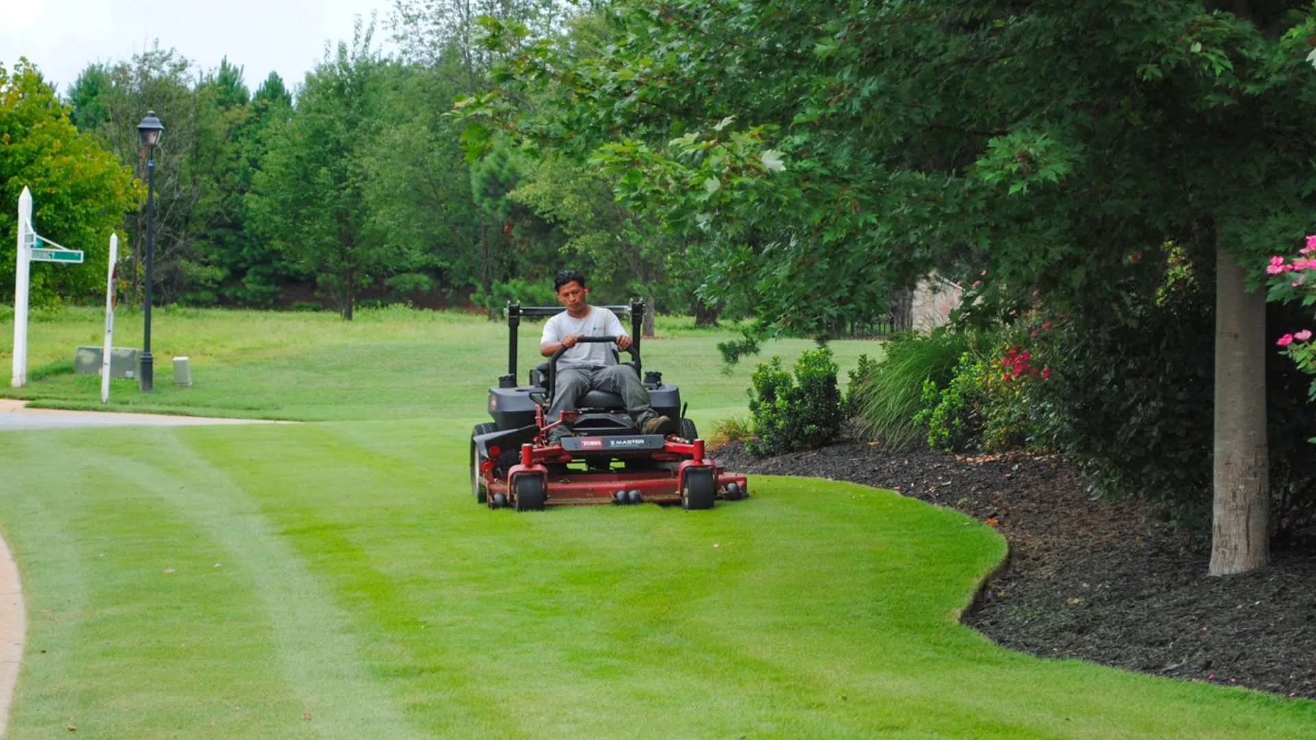 Home in Charlotte, NC with siloam stone steps and a boulder wall.